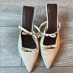 Elegant Cream Women's Shoes with Bow Detail